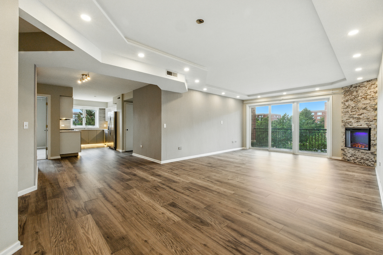 6430 W Berteau Avenue 302