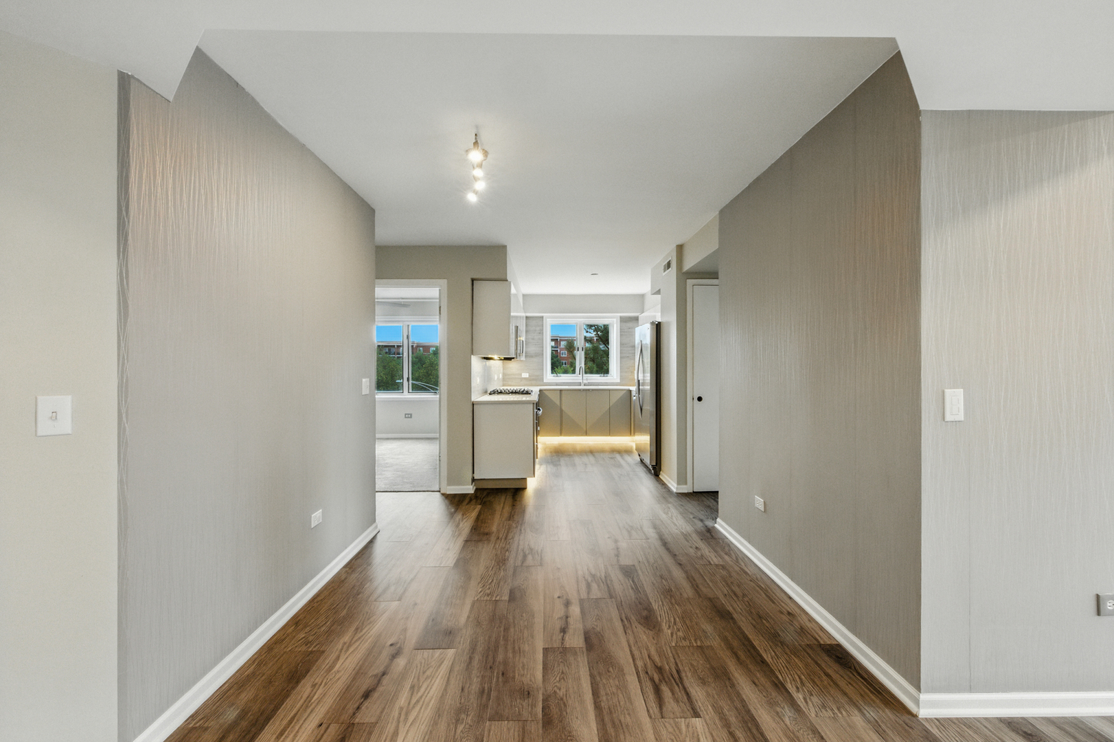 6430 W Berteau Avenue 302