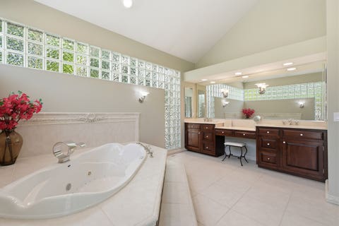 Tiny photo for 4202 Royal Fox Drive, St. Charles, IL 60174 (MLS # 12737039)