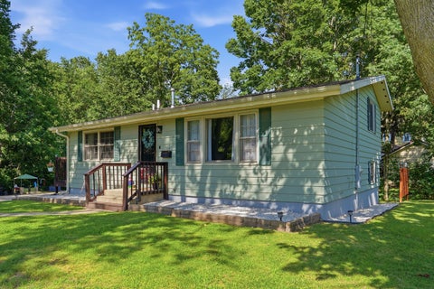 Tiny photo for 1104 Elm Place, Dixon, IL 61021 (MLS # 12700606)