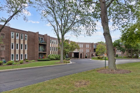 Photo of 1430 Sandstone Drive #115, Wheeling, IL 60090 (MLS # 12667410)