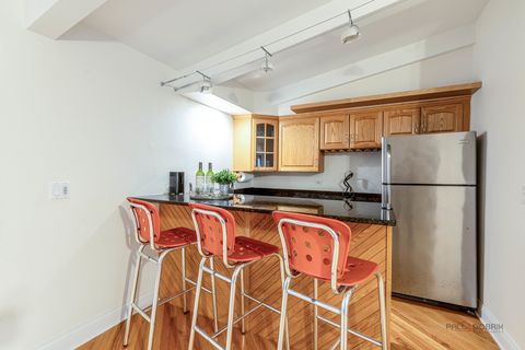 Tiny photo for 16373 W Menna Lane, Lincolnshire, IL 60069 (MLS # 12565489)