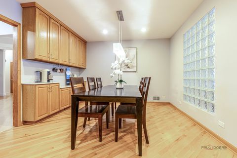 Tiny photo for 16373 W Menna Lane, Lincolnshire, IL 60069 (MLS # 12565489)