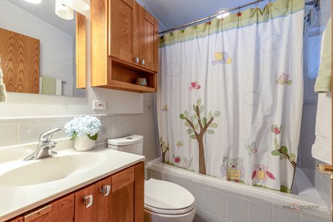 Tiny photo for 16373 W Menna Lane, Lincolnshire, IL 60069 (MLS # 12565489)