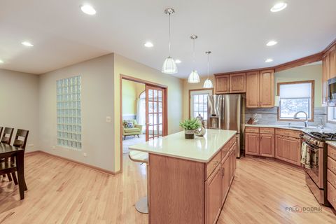 Tiny photo for 16373 W Menna Lane, Lincolnshire, IL 60069 (MLS # 12565489)