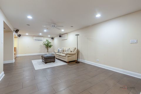 Tiny photo for 16373 W Menna Lane, Lincolnshire, IL 60069 (MLS # 12565489)