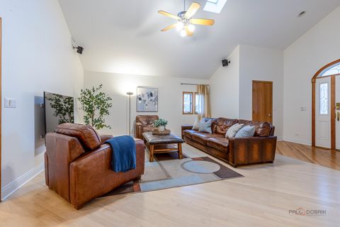 Tiny photo for 16373 W Menna Lane, Lincolnshire, IL 60069 (MLS # 12565489)