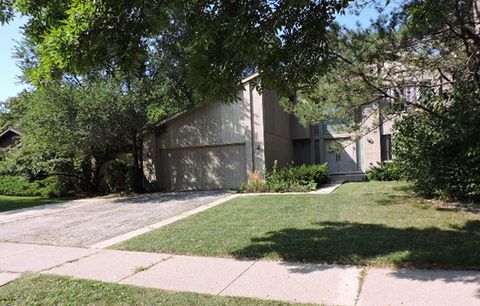 Tiny photo for 1400 Kingsport Court, Northbrook, IL 60062 (MLS # 12486595)