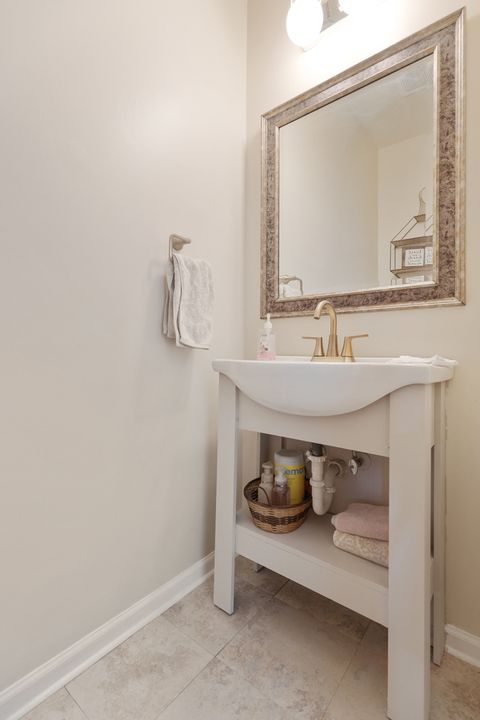 Tiny photo for 7 Elizabeth Court, Lake In The Hills, IL 60156 (MLS # 12579879)