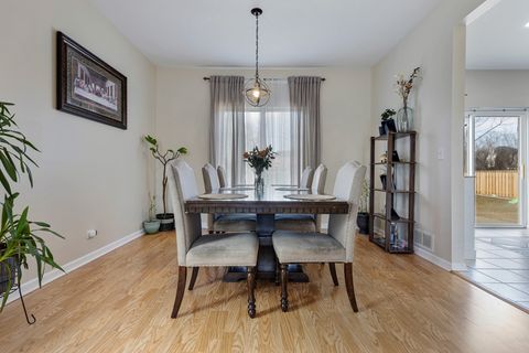 Tiny photo for 7 Elizabeth Court, Lake In The Hills, IL 60156 (MLS # 12579879)