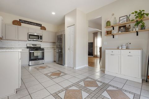 Tiny photo for 7 Elizabeth Court, Lake In The Hills, IL 60156 (MLS # 12579879)