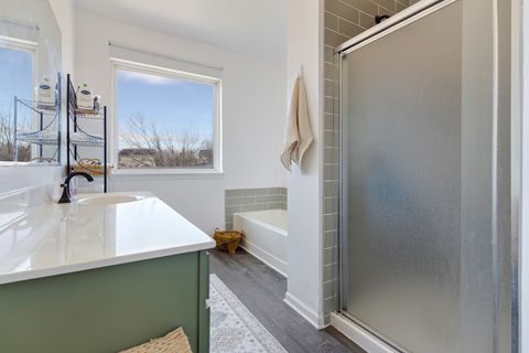 Tiny photo for 7 Elizabeth Court, Lake In The Hills, IL 60156 (MLS # 12579879)