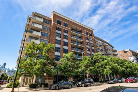 Photo of 511 W Division Street #706, Chicago, IL 60610 (MLS # 12699848)