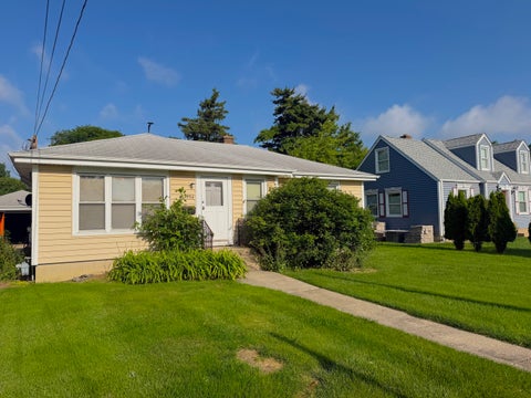 Photo of 554 Westmore Meyers Road, Lombard, IL 60148 (MLS # 12692209)