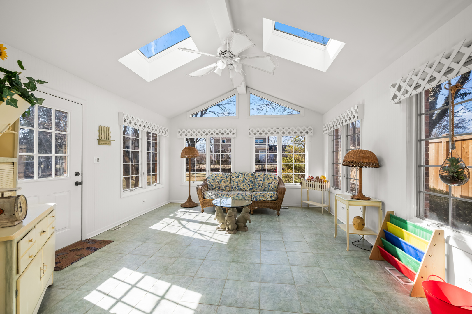 940 N Carmel Drive N