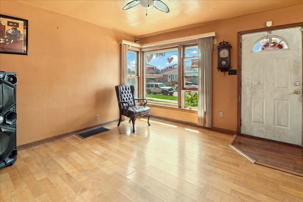 3816 W 84th Place