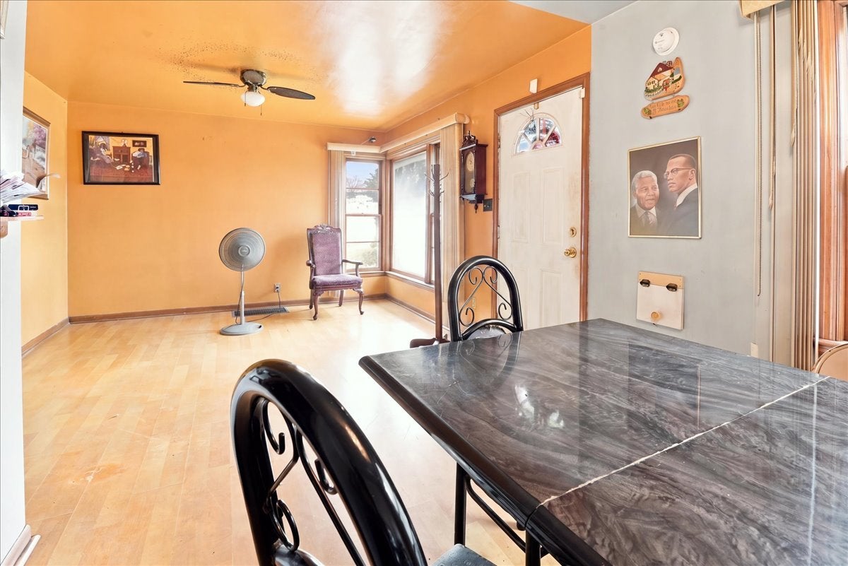 3816 W 84th Place