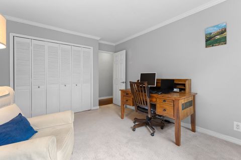 Tiny photo for 6118 N Sheridan Road #204, Chicago, IL 60660 (MLS # 12543869)