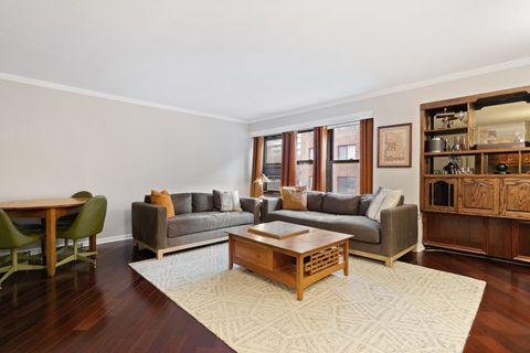 Tiny photo for 6118 N Sheridan Road #204, Chicago, IL 60660 (MLS # 12543869)