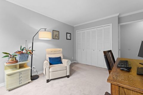 Tiny photo for 6118 N Sheridan Road #204, Chicago, IL 60660 (MLS # 12543869)