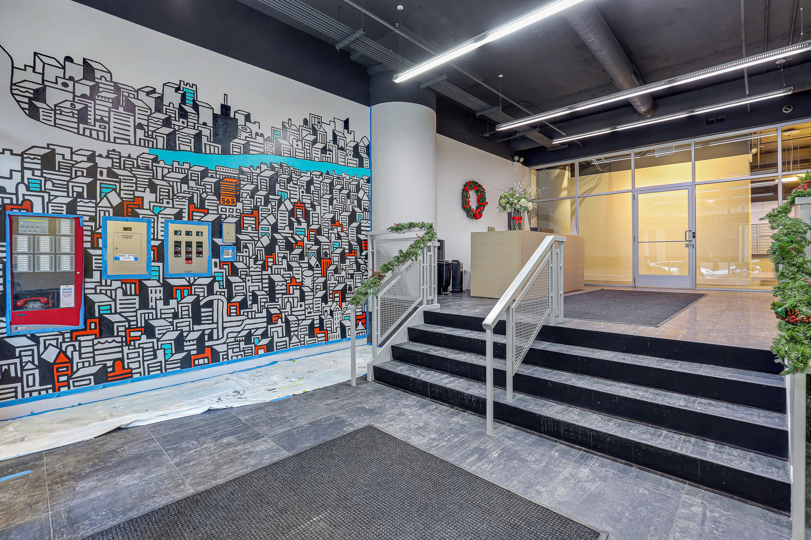 565 W QUINCY Street 1805