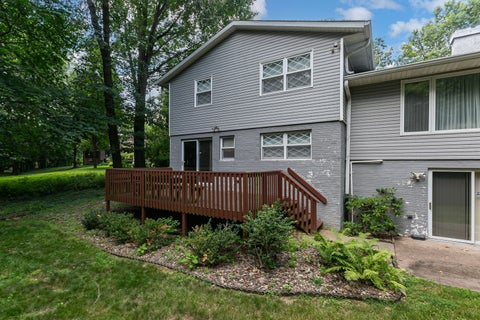 Tiny photo for 4 Vale Court, Moline, IL 61265 (MLS # 12708299)