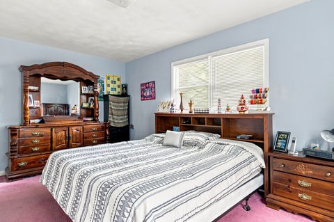 Tiny photo for 4 Vale Court, Moline, IL 61265 (MLS # 12708299)