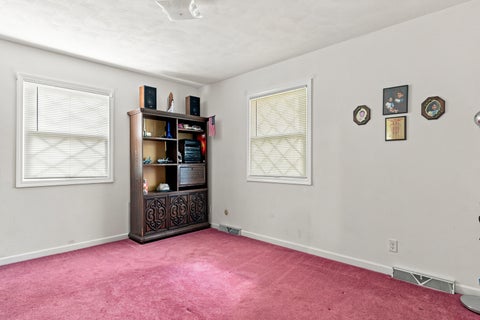 Tiny photo for 4 Vale Court, Moline, IL 61265 (MLS # 12708299)