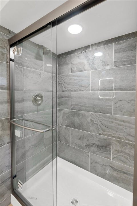 Tiny photo for 590 Durham Court, Hoffman Estates, IL 60169 (MLS # 12752366)