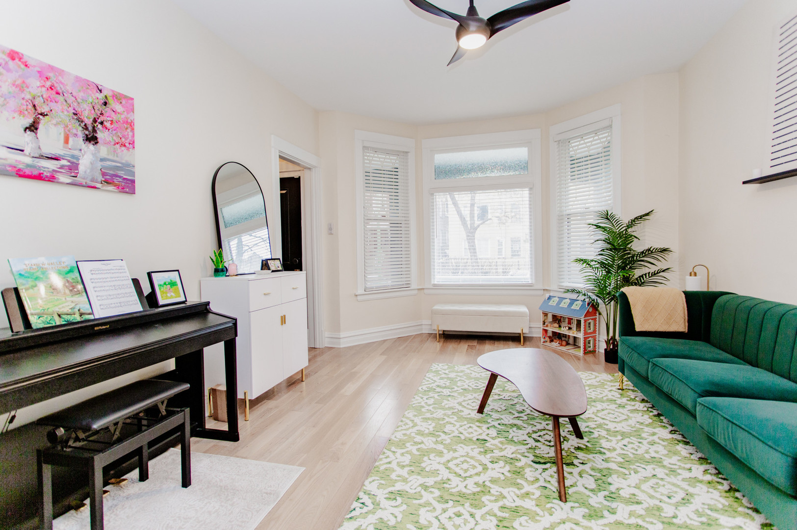 3902 N Saint Louis Avenue