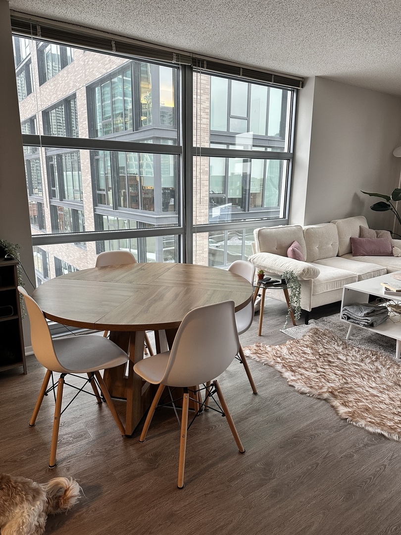 180 N Jefferson Street 807