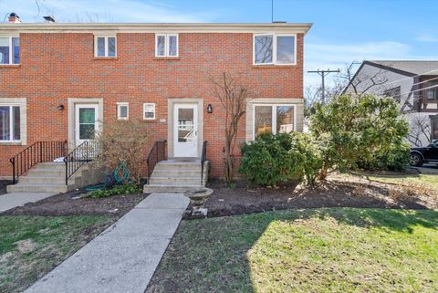 Tiny photo for 97 High Street, Winnetka, IL 60093 (MLS # 12593284)