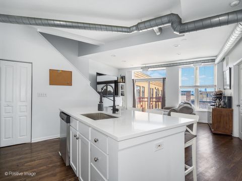 Tiny photo for 1645 W School Street #418, Chicago, IL 60657 (MLS # 12515697)