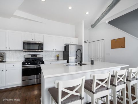 Tiny photo for 1645 W School Street #418, Chicago, IL 60657 (MLS # 12515697)
