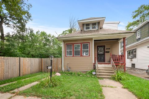 Tiny photo for 12050 S Yale Avenue, Chicago, IL 60628 (MLS # 12526468)