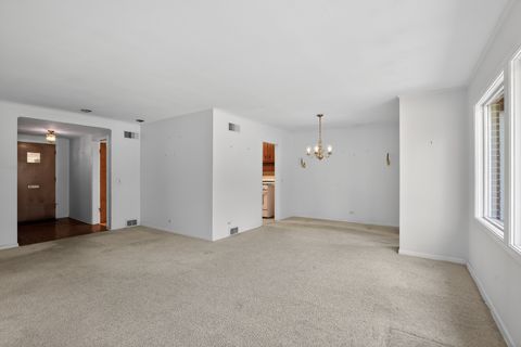 Tiny photo for 1400 London Lane, Glenview, IL 60025 (MLS # 12661719)