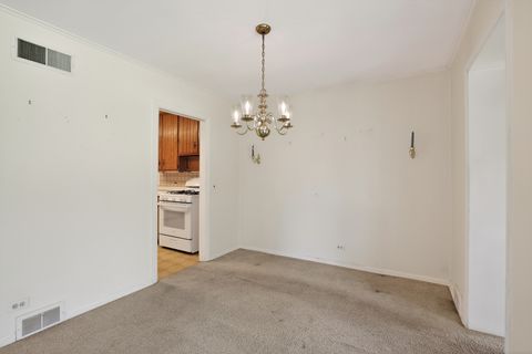 Tiny photo for 1400 London Lane, Glenview, IL 60025 (MLS # 12661719)