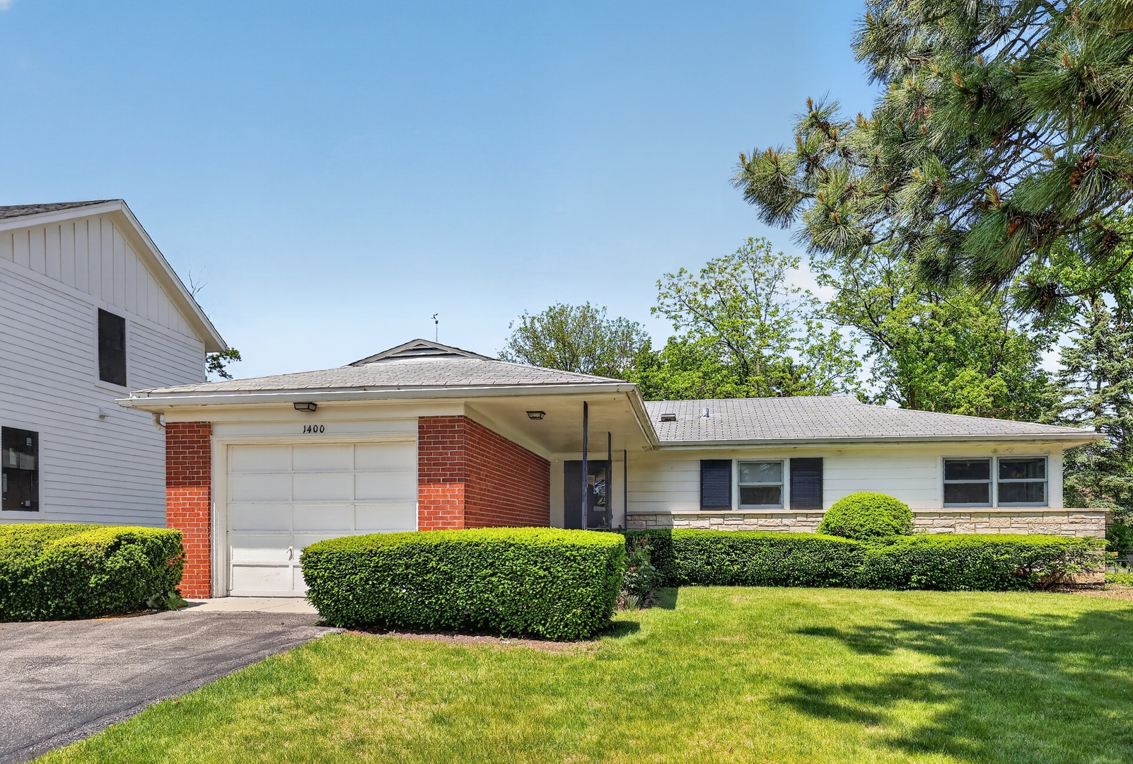 Properties 1 1400 London Lane