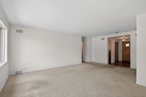 Tiny photo for 1400 London Lane, Glenview, IL 60025 (MLS # 12661719)