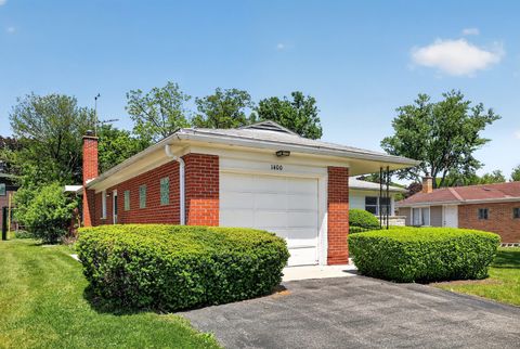 Photo of 1400 London Lane, Glenview, IL 60025 (MLS # 12661719)