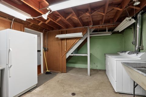 Tiny photo for 1400 London Lane, Glenview, IL 60025 (MLS # 12661719)