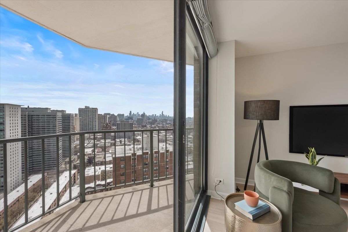 3660 N Lake Shore Drive 2507