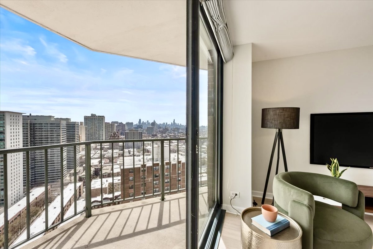 3660 N Lake Shore Drive 2507