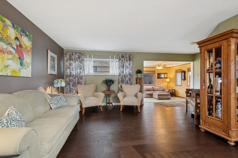 Tiny photo for 595 Ravinia Road, Highland Park, IL 60035 (MLS # 12590597)