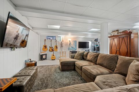 Tiny photo for 595 Ravinia Road, Highland Park, IL 60035 (MLS # 12590597)