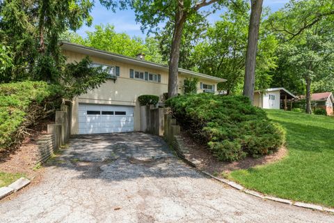 Tiny photo for 595 Ravinia Road, Highland Park, IL 60035 (MLS # 12590597)