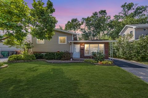 Photo of 17374 70th Avenue, Tinley Park, IL 60477 (MLS # 12548538)