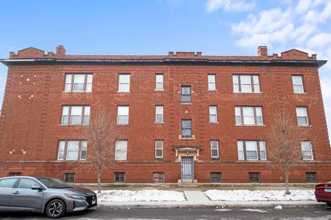 3049 W Berteau Avenue 3 Chicago IL 60618