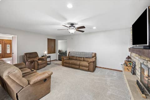Tiny photo for 4429 Belle Avenue, Davenport, IA 52807 (MLS # 12716469)