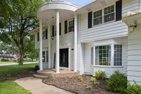 Tiny photo for 4429 Belle Avenue, Davenport, IA 52807 (MLS # 12716469)
